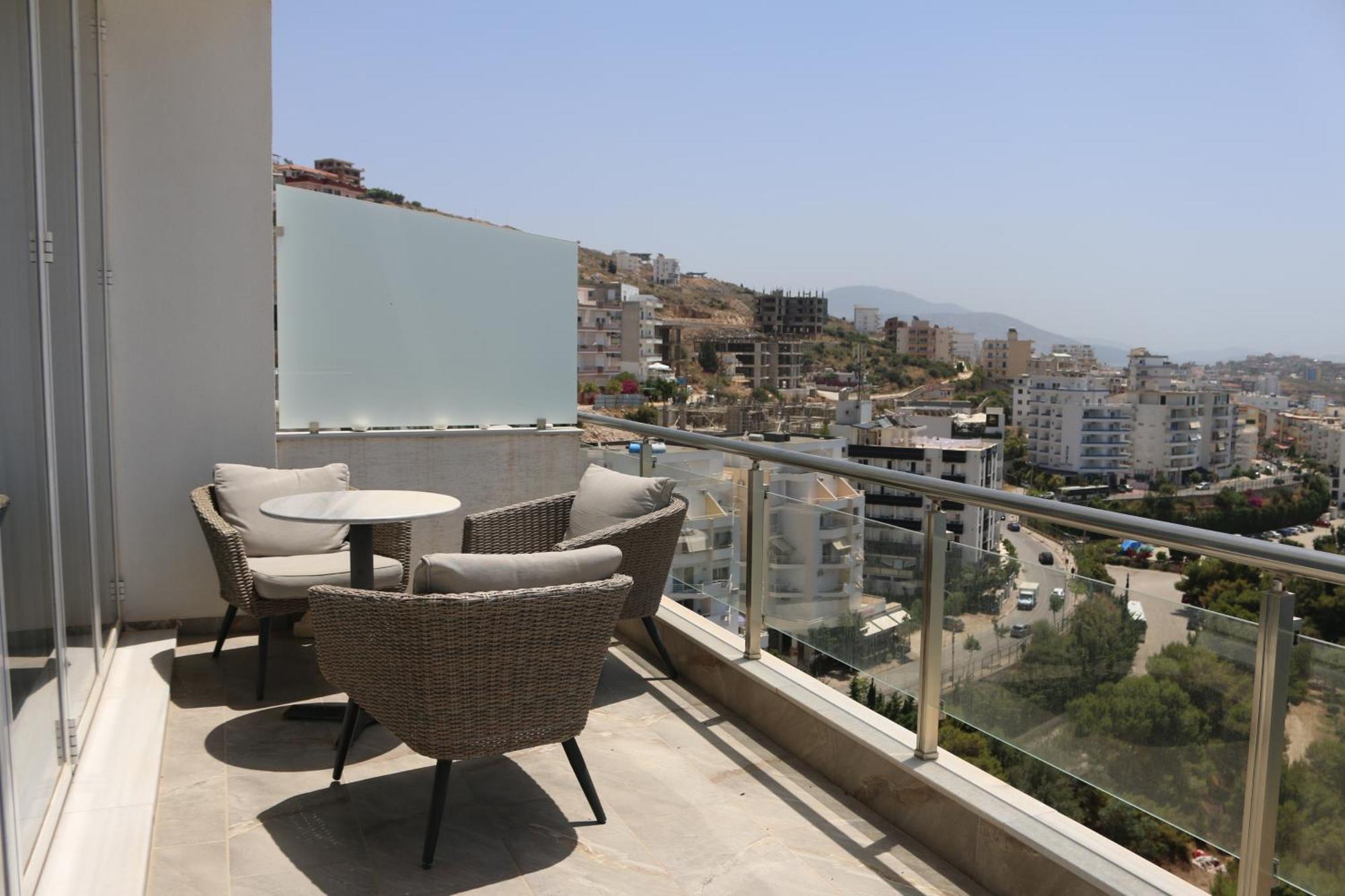 Ferienwohnung Infinity Sea View Penthouse Sarandë Exterior foto